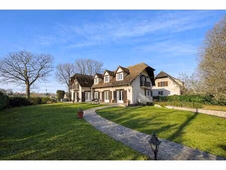 maison standing 4 chambres – grand terrain arboré – sous-sol total