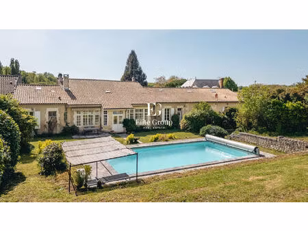 à vendre maison de caractère à mouthiers-sur-boëme - 341 m2