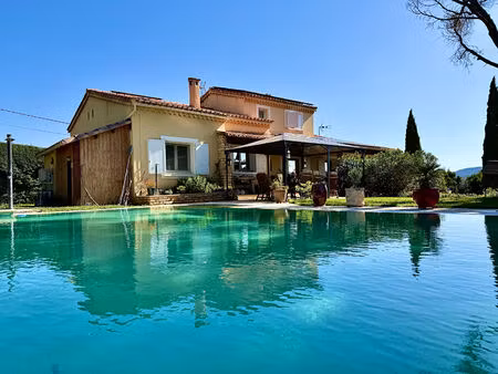 maison 150m2 - 4 chambres avec bureau sur 2710m2 de terrain avec piscine et studio - saint