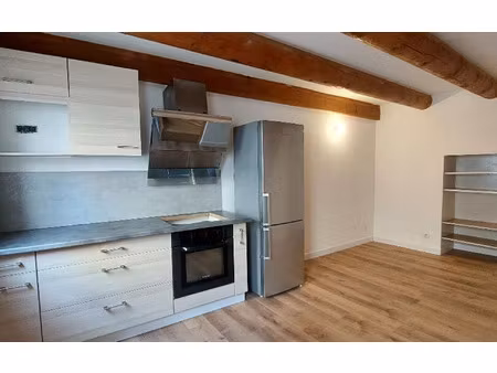 location maison  m² t-2 à sainte-tulle  500 €
