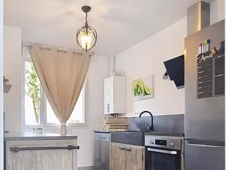 maison récente avec 3 chambres  garage et jardin