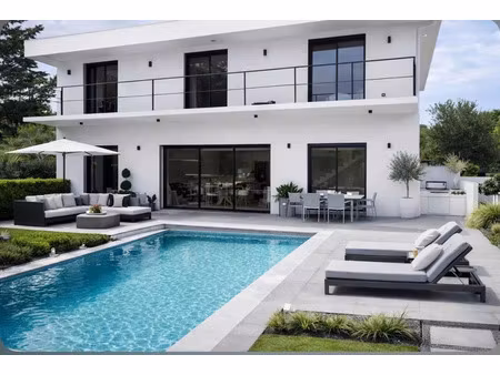 vente maison 6 pièces 270 m² la roquette-sur-siagne (06550)