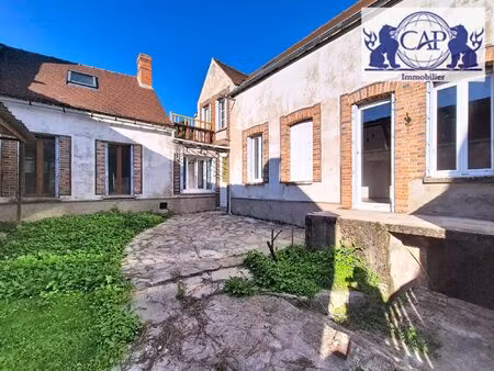 maison de village  beaux volumes