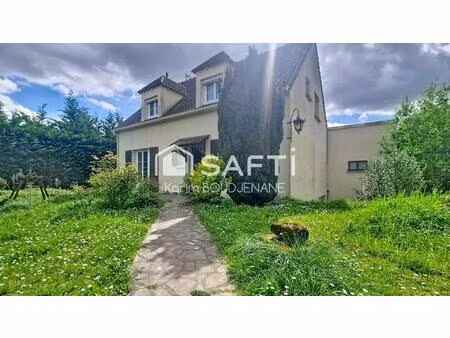 maison sur sous sol total  4 chambres  1225 m2 de terrain...