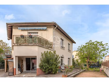 exclusivité – maison familiale avec jardin plein sud – quar