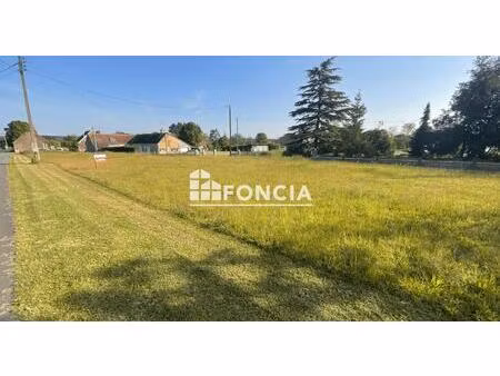 terrain à bâtir à quelques pas de connerré