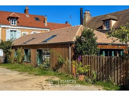 ancienne menuiserie réhabilitée en loft