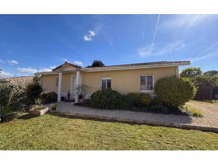 maison bazas 95 m² t-4 à vendre  230 000 €