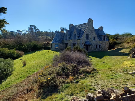 plougasnou  exceptionnelle vue mer  maison 6 ch sur 16000 m2 de terrain.