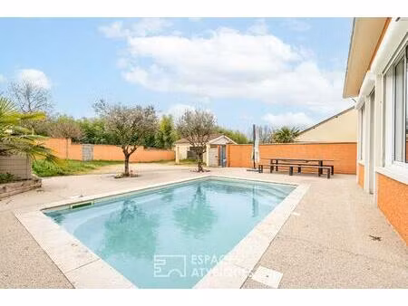 maison familiale de 240m2 et sa piscine