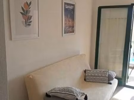 location meublée appartement 1 pièce 28 m² à sanary-sur-mer (83110)  700 €