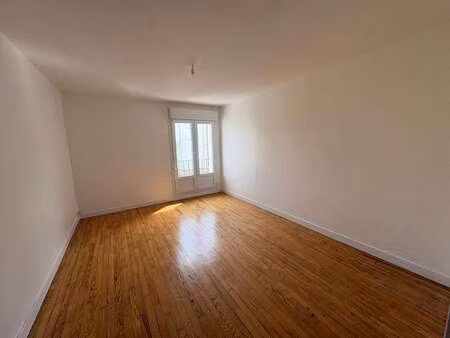 location appartement 3 pièces à brest (29200) : à louer 3 pièces / 52m² brest