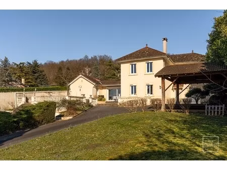 maison de luxe à vendre à neuville-sur-saône