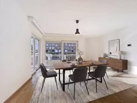 spacieux rez-de-chaussée – potentiel 3 chambres + extérieur