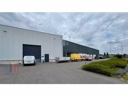 espace d’entrepôt à louer dans un emplacement de premier ...