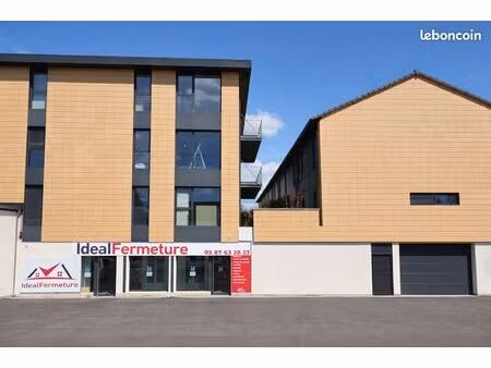 duplex 105 m² style loft – 3 chambres – terrasse 20 m² – box dans parking sécurisé souterr