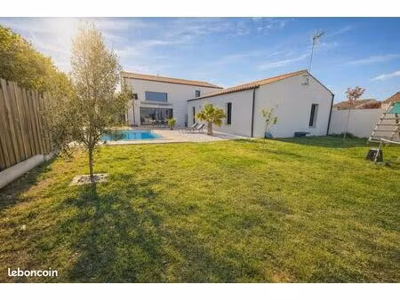 maison 6 chambres de 254m² avec piscine