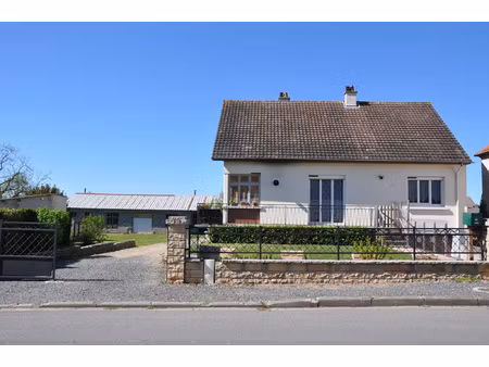 belle maison traditionnelle sur sous-sol  avec combles aména