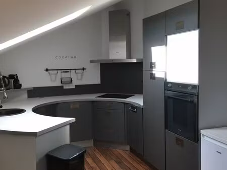 appartement combles quartier gare avec une chambre