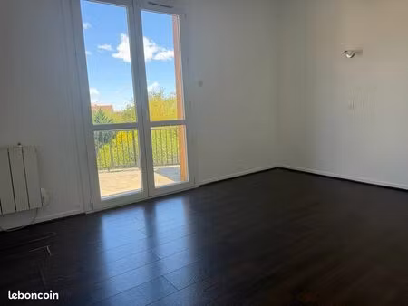 t3 maison de ville avec jardinet