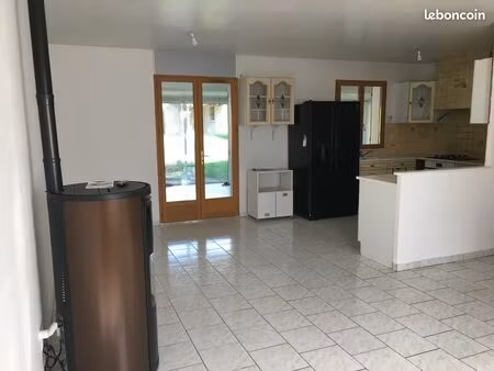 location maison dans village