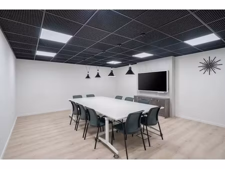 location meublée locaux professionnels 20 m² à chasseneuil-du-poitou (86360)  811 €
