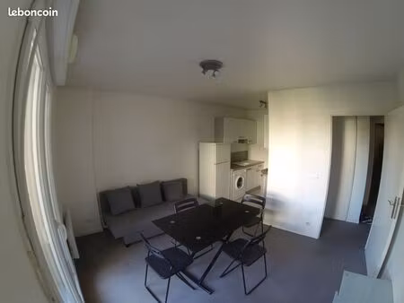 deux pièces 32 m² à 150 de la gare rer