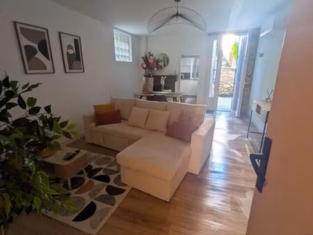 t2 meublé 51 m² refait à neuf – centre-ville dax – terrasse