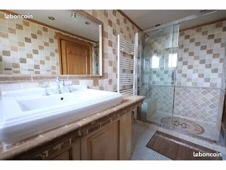 grande maison sur 3 niveaux + jardin / potager