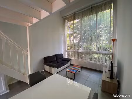 t2 duplex meublé 52 m2 métro saxe - garibaldi