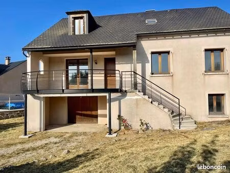 maison avec grand jardin & garage – nasbinals