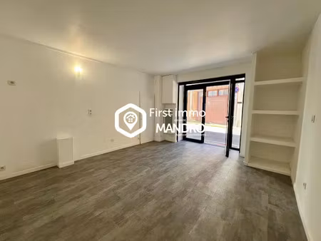 location locaux professionnels 0 pièces 33 m² à ille-sur-têt (66130)  400 €