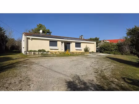 location locaux professionnels 130 m² à champniers (16430)  1 200 €
