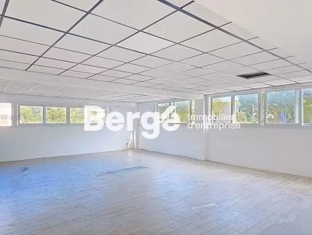 location bureaux 233 m²