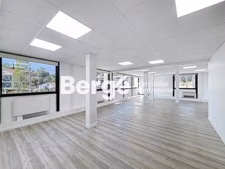 location bureaux 300 m²