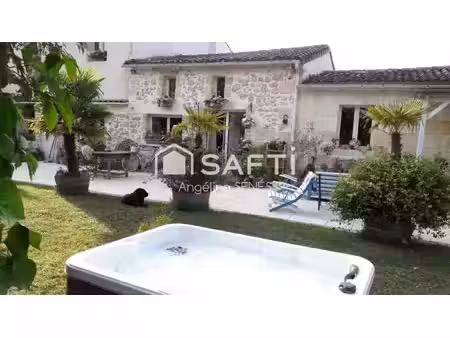 très belle maison en pierre entièrement rénovée
