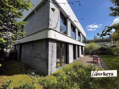 duplex avec jardin et rooftop – vue paris – esprit maison saint cloud / val d'or (92)