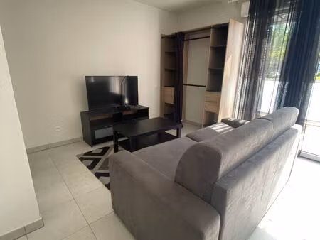 meublé .montpellier conseil général   prox ligne3 tram  en impasse studio meublé calme 647