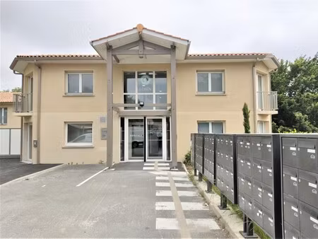 studio meuble avec balcon à pessac