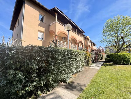 appartement t2 de 38 m2 avec une terrasse de 5 m2 et un gara