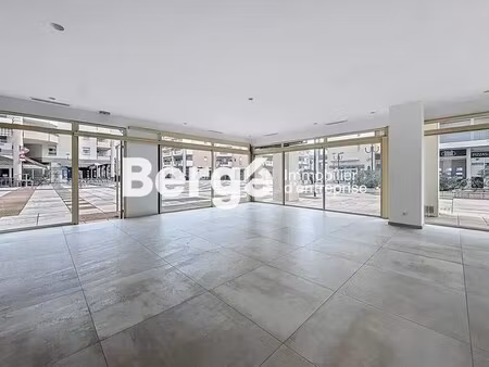 location commerce antibes 06160 128m²