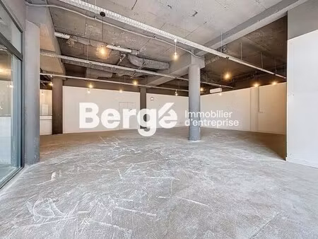 location commerce antibes 06160 296m²