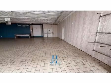 location commerce 292 m²