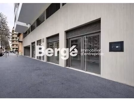 location commerce nice 06300 71m²