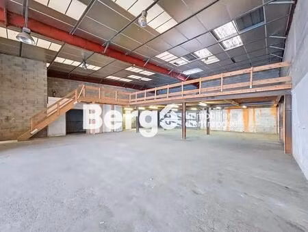 location entrepôt mandelieu la napoule 06210 565m²