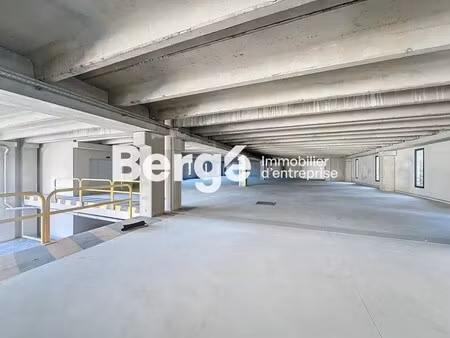 location entrepôt mougins 06250 2455m²