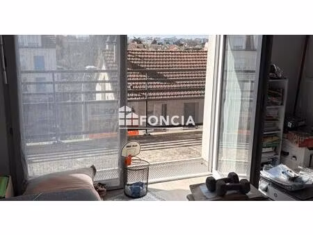 studio dans petite résidence sécurisée  grand balcon exposé plein sud avec parking intérie