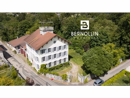maison de maître de 690 m2 avec dépendances  propriété d'exc