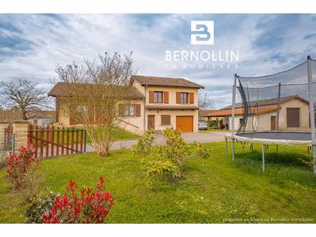 charmante villa sur 2 niveaux de 120 m2 avec terrain à attig