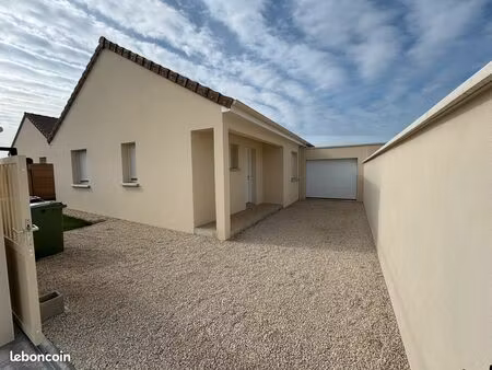 maison individuelle récente avec garage - jardin